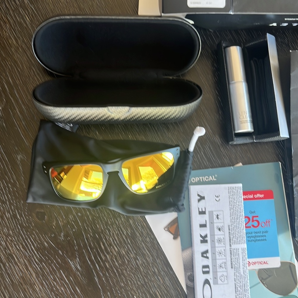 NWT Oakley Holbrook XL Sunglasses
